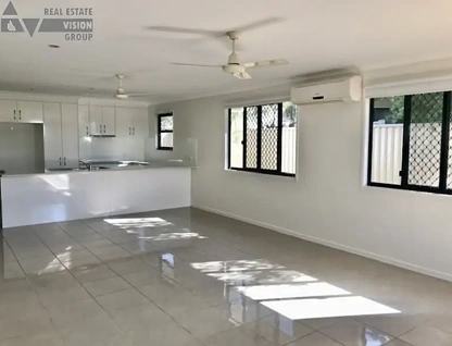 Address Withheld, Emerald, QLD 4720, 3 chambres, 2 salles de bain, Unit