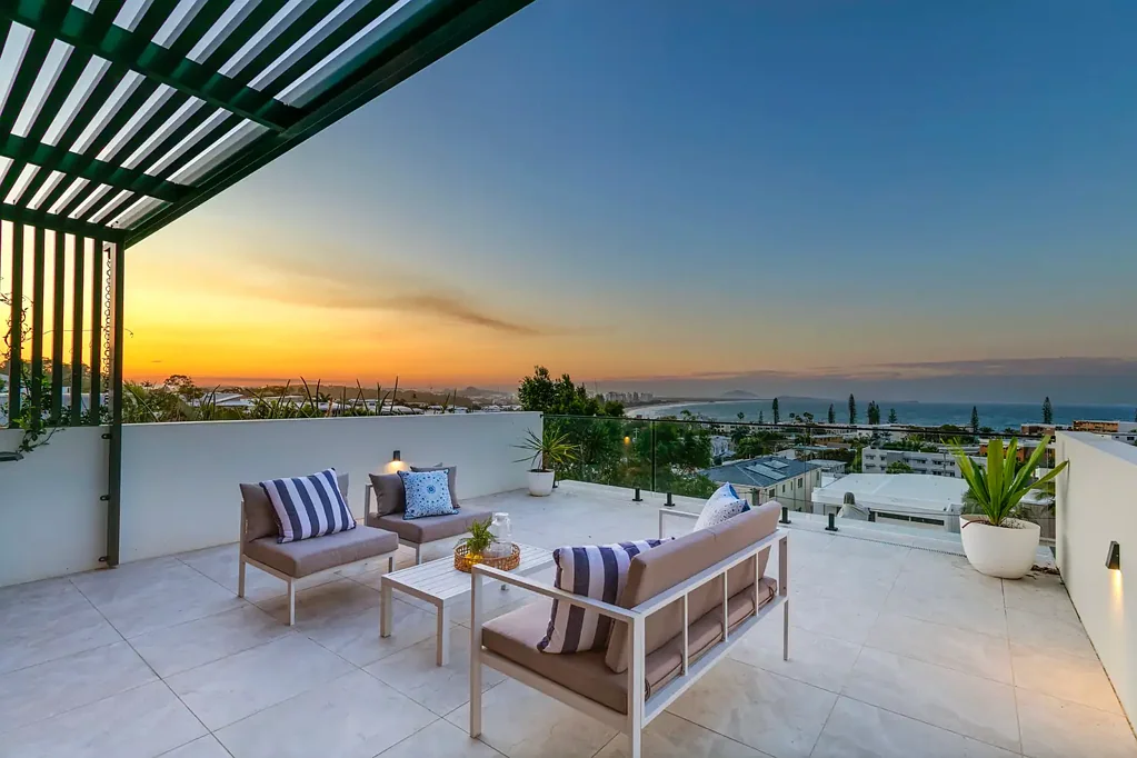 Alexandra Headland 8ห้องนอน Stunning Near New Dual Living Master Piece With Incredible Views – Alexandra Headland