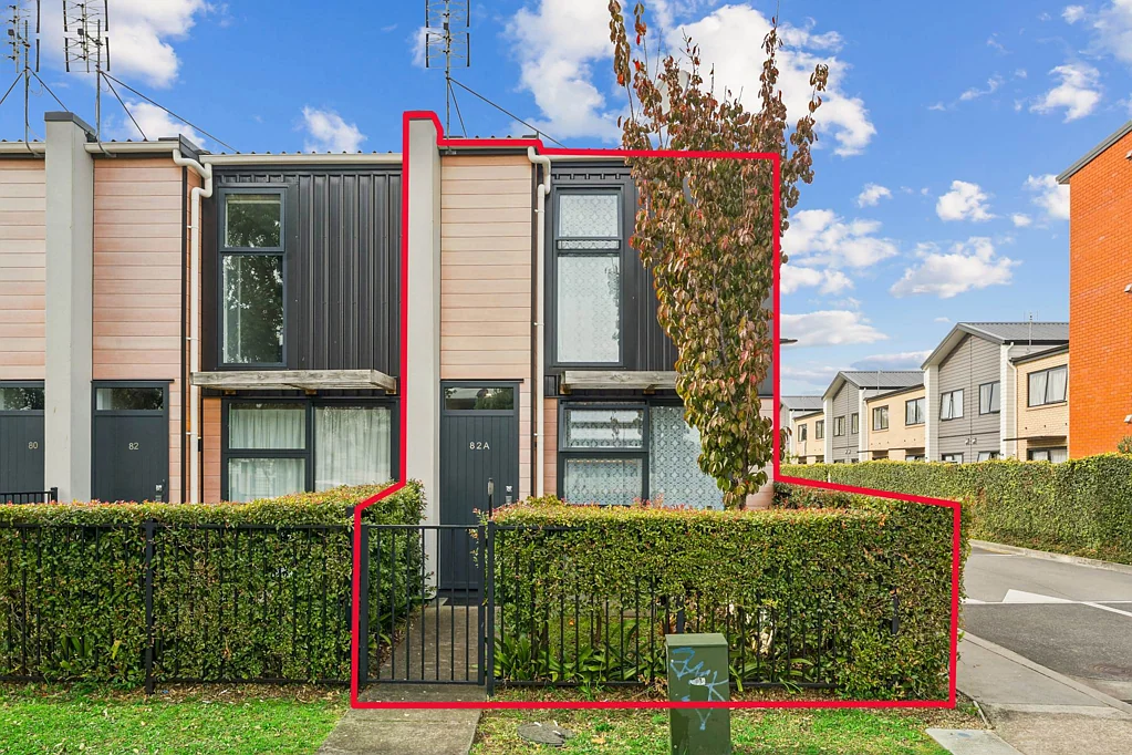 Mangere Bridge 1房  Rare Opportunity - Affordable, Stylish & Secure