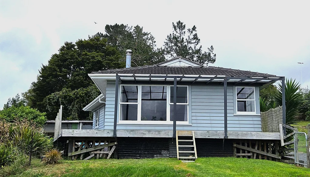 Hukerenui and Surrounds 3chambre Here's a Real Honest Bargain.