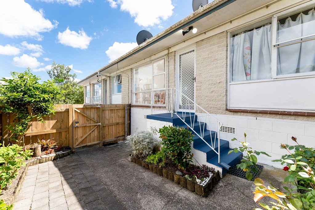 New Lynn 2Zimmer Sunny & Affordable Unit - Vendor Must Sell!