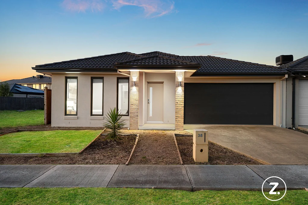 38 Grande Belmond Avenue, Clyde, VIC 3978