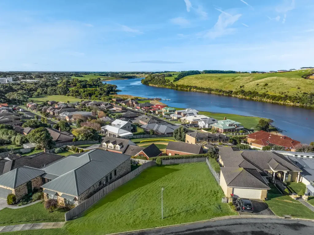 Warrnambool  Rare Riverview Opportunity
