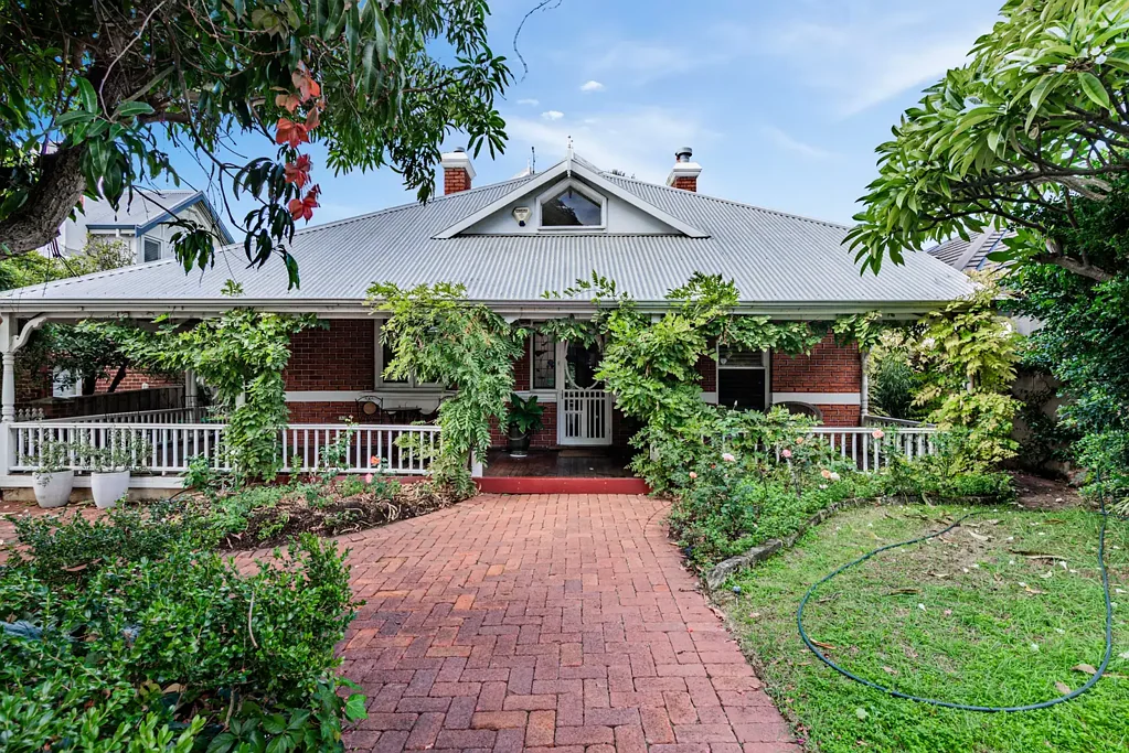 West Leederville 6房  Timeless Character, Exceptional Space & Lifestyle Appeal
