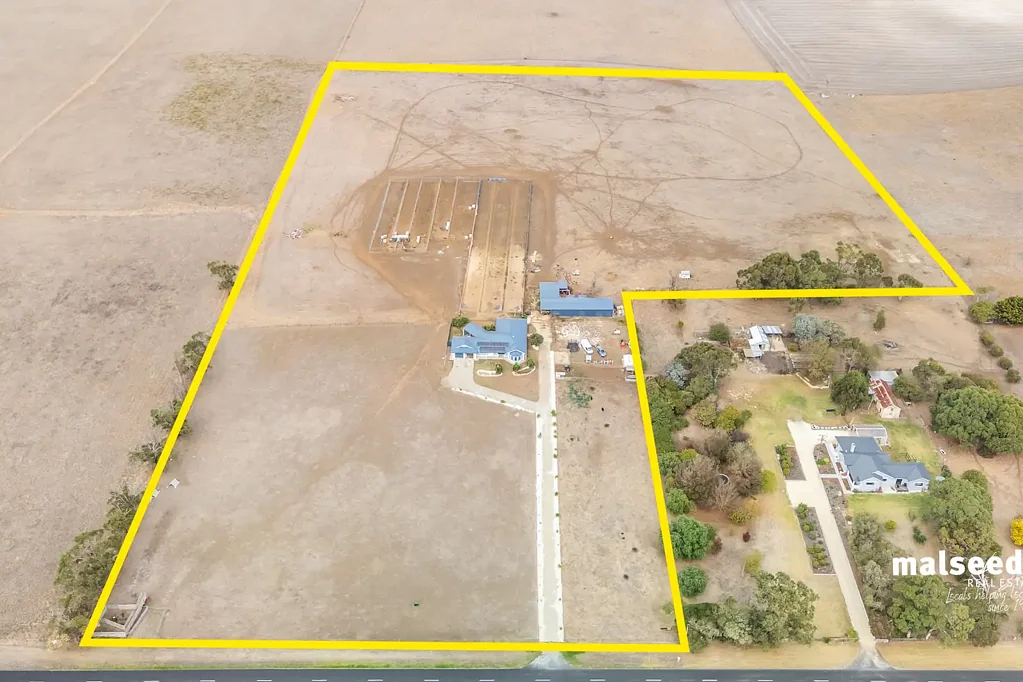 Moorak Rare 20 Acre Property at Moorak