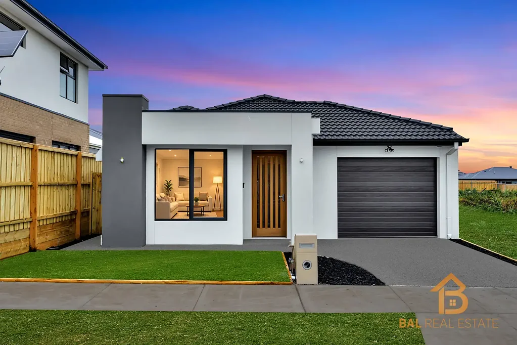 Fraser Rise 4房 Fraser Rise 全新瑰宝，带两间宽敞套间 FHOG 可用！！ "Brand-New Fraser Rise Gem with Two Spacious Ensuites" FHOG AVAILABLE !!