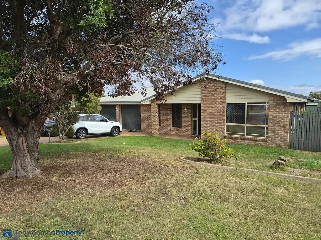 Comfortable Family Home with Space, Functionality & Double Garage