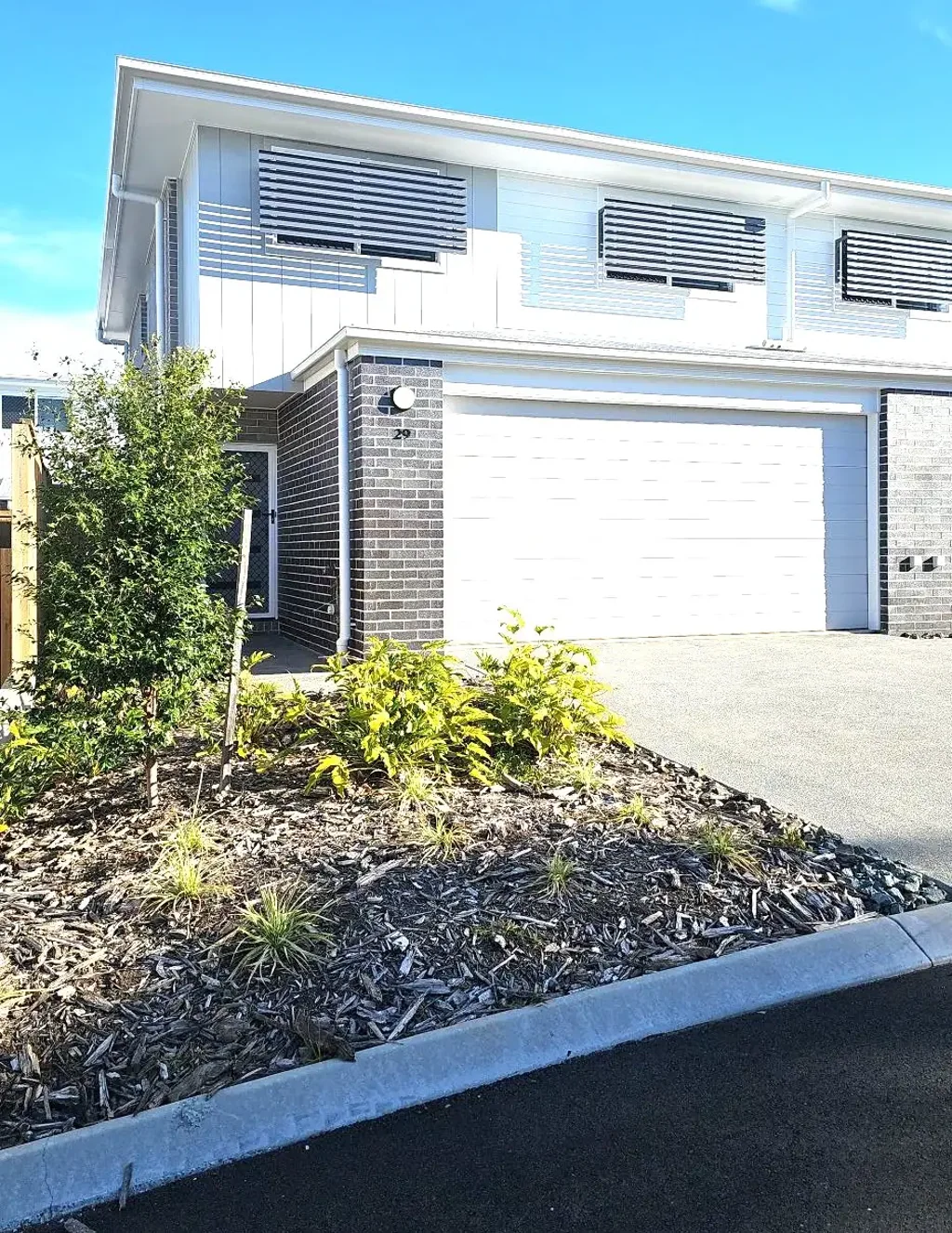 *BRAND NEW*AVAILABLE NOW-SPACIOUS 4BED-DUCTED AIRCON-ACCESS VIA 31 CAMBERWELL DRIVE KALLANGUR