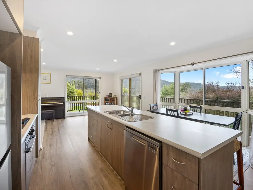 9 Old Melbourne Rd, Marysville, VIC 3779