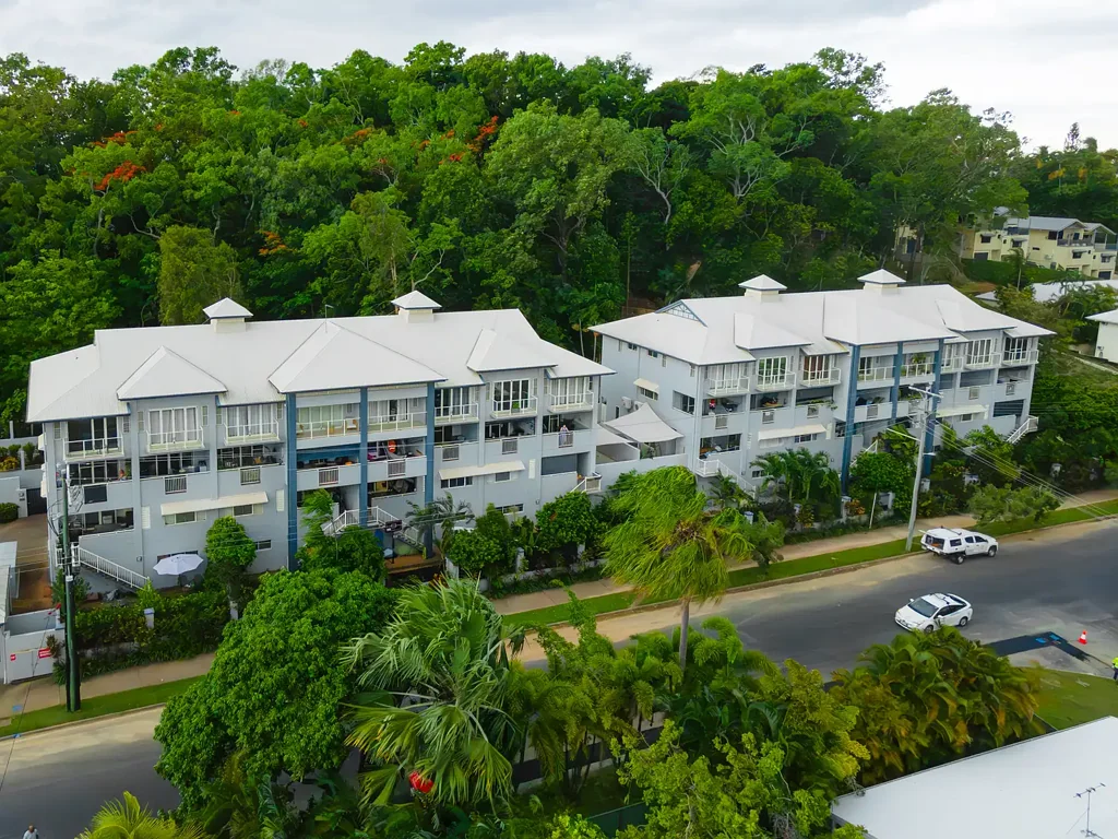 2 BEDROOM TOWNHOUSE AVAILABLE IN TRINITY BEACH - UNFURNISHED
