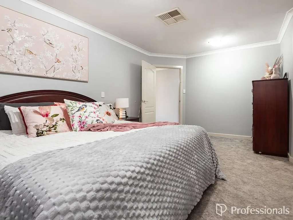 Thornlie 5房  Spacious Family Home with Room for Everyone!