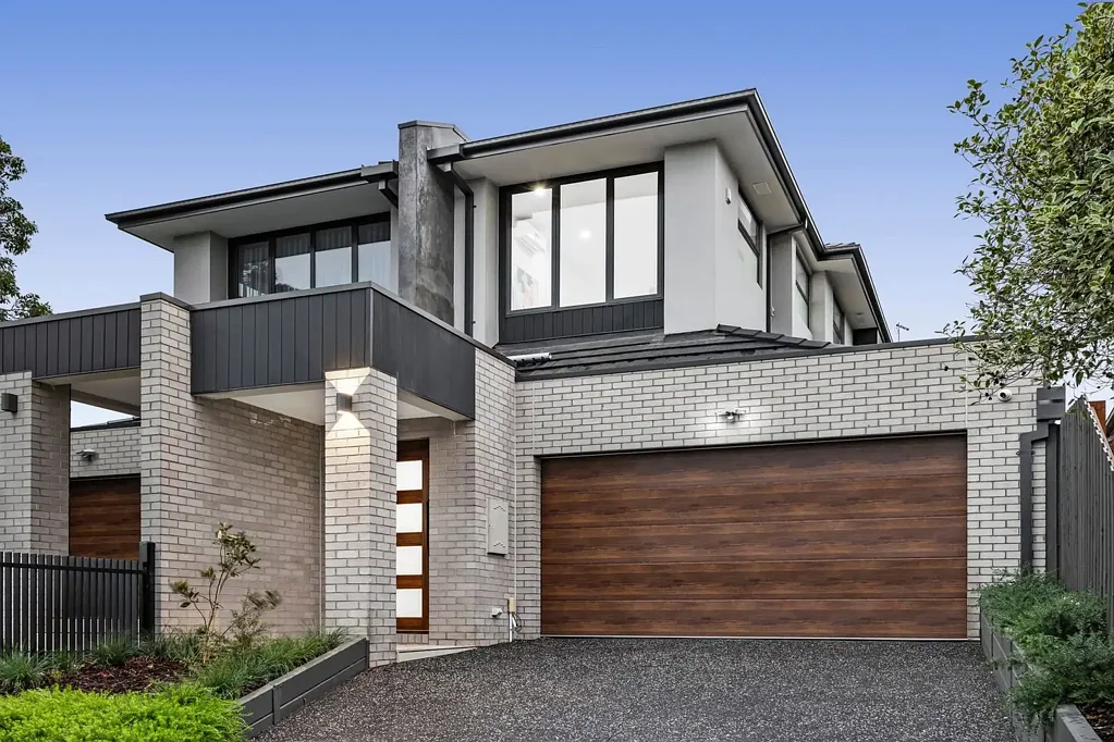 Doncaster East 4chambre Brand New Family Luxury with Designer Finishes Throughout