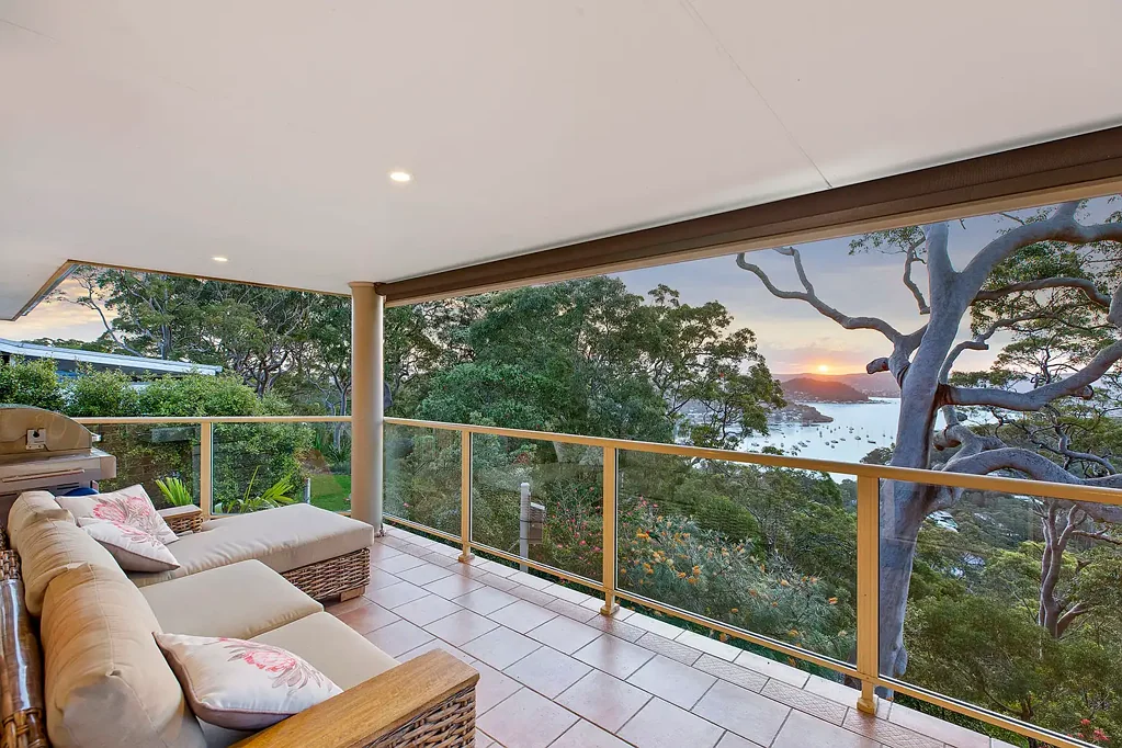 Killcare Heights 5ห้องนอน Spacious Family Home + Incredible Views + Self-Contained Living. Inspect By Private Appointment