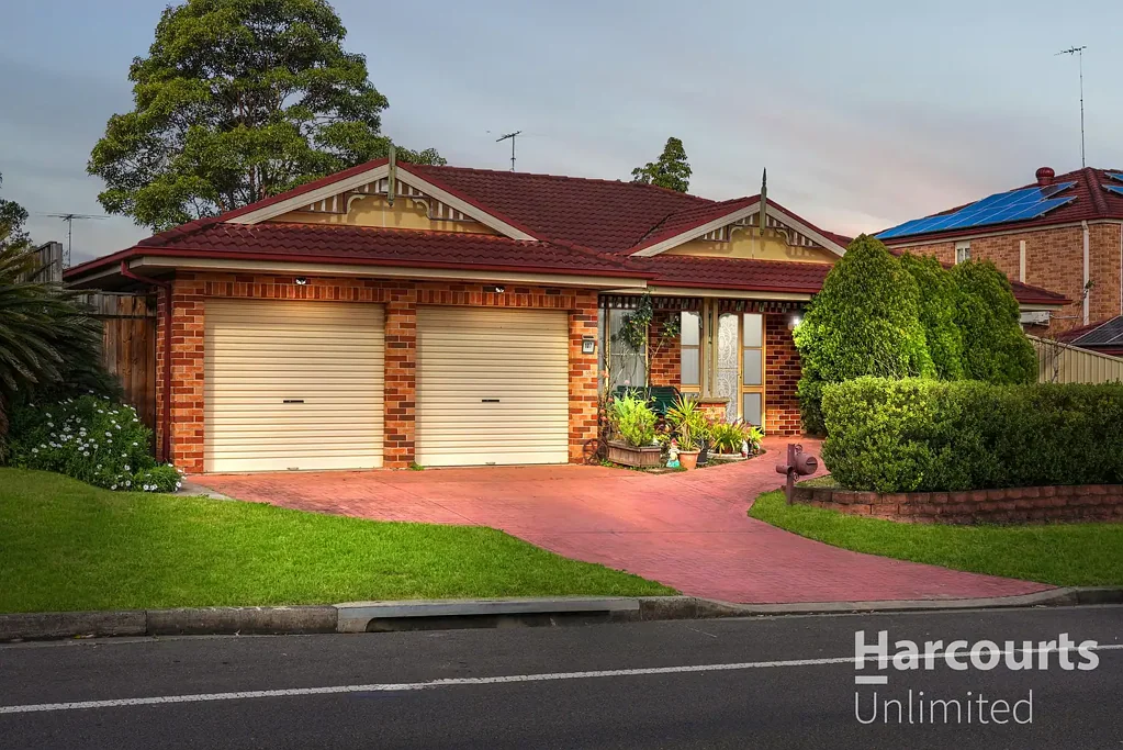 Woodcroft 5 Bedroom Luxury Living | Space for the Whole Family | Prime Location