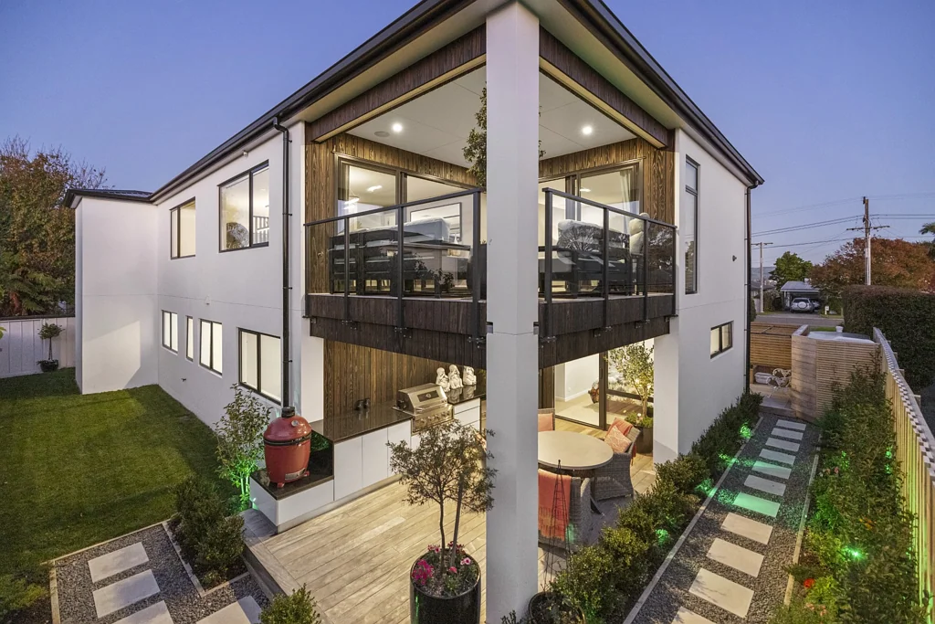 Otumoetai 4 Slaapkamer A Modern Masterpiece in a Coveted Location