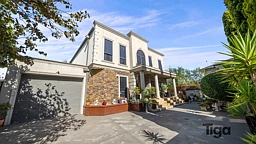 2/49 Middle Road, Maribyrnong