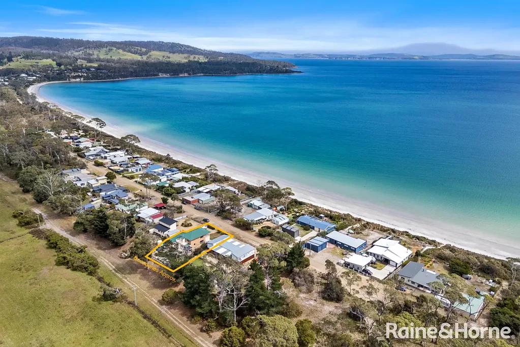 Sloping Main 3침실 EMBRACE THE COASTAL LIFESTYLE - SLOPING MAIN BEACH