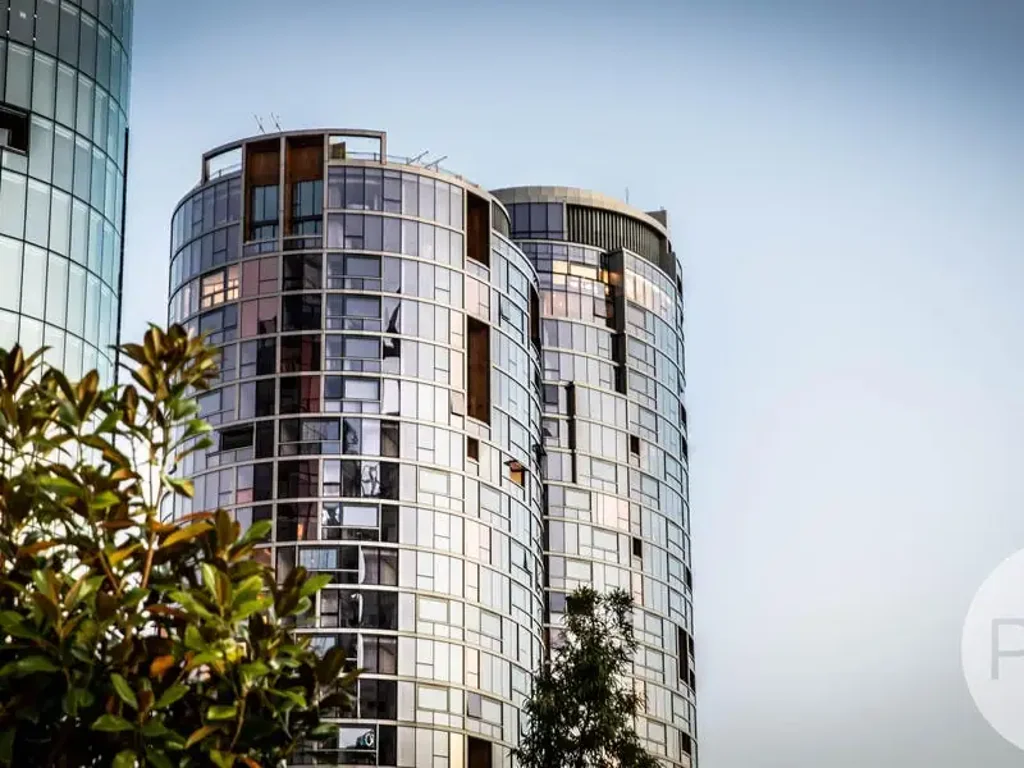 1 Bed, 1 Bathroom, 1 Car Bay Apartment