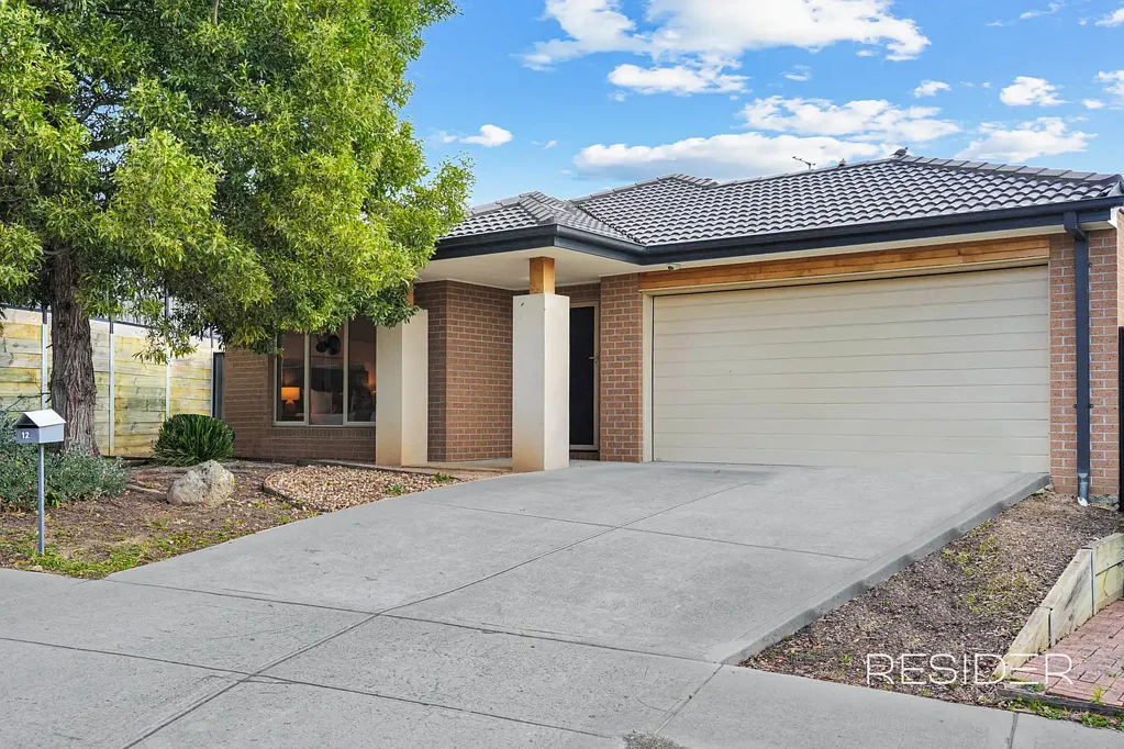 Mernda 4कमरा 4 BR plus Study Home with Plenty of Space for a Granny Flat!
