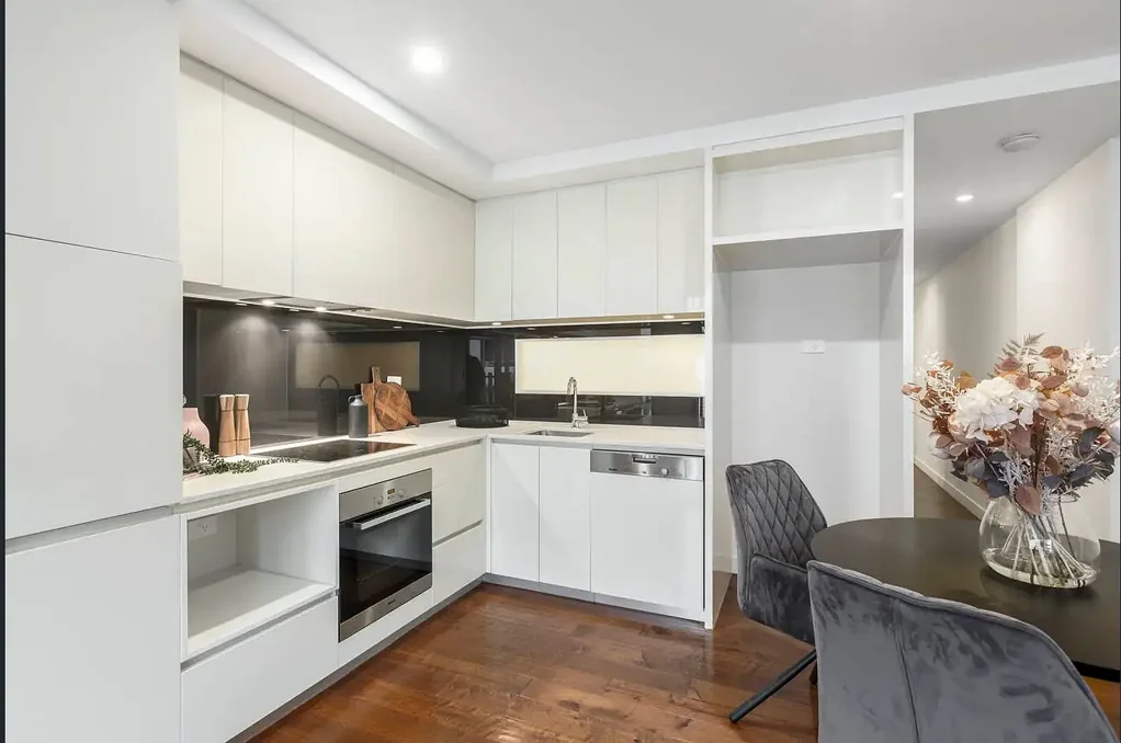 One Bedroom Apartment with Secure Parking in the Heart of Port Melbourne