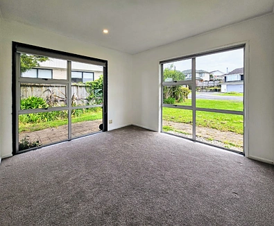 198 Clovelly Road, Bucklands Beach - 4 bedrooms 2 bathrooms