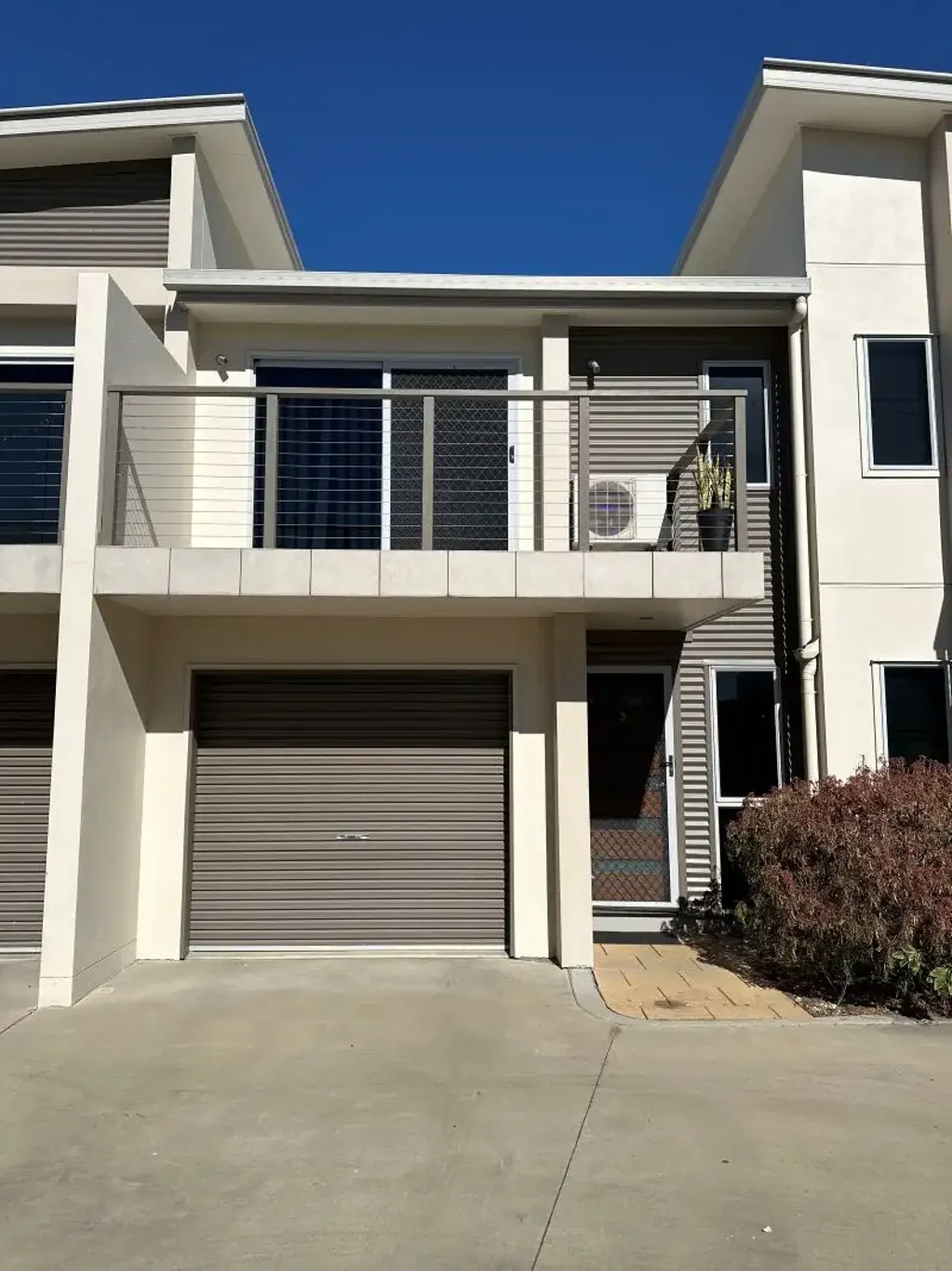 MODERN 2 BEDROOM UNIT IN QUIET COMPLEX