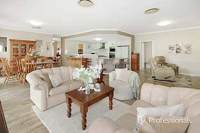 लिविंग रूम - 54 Leschenault Parade, Australind, WA 6233
