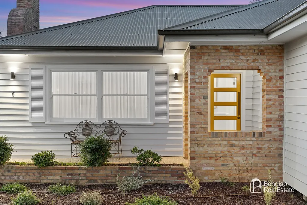 Kennington 3Kwarto Renovated and Extended Home Shines Bright