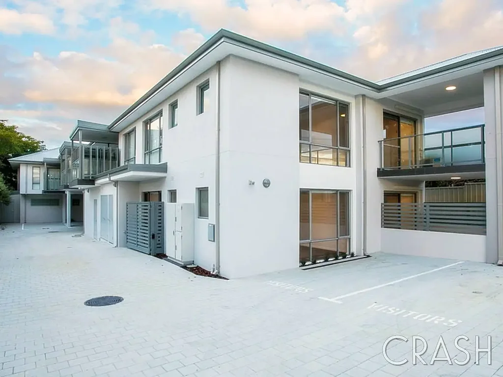 2 Bed 2 Bathroom Secure Unit in Cloverdale!