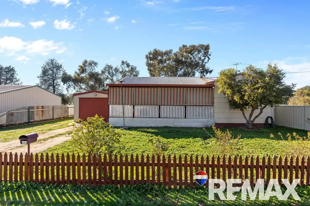 14 Percy  Street, Old Junee, NSW 2652