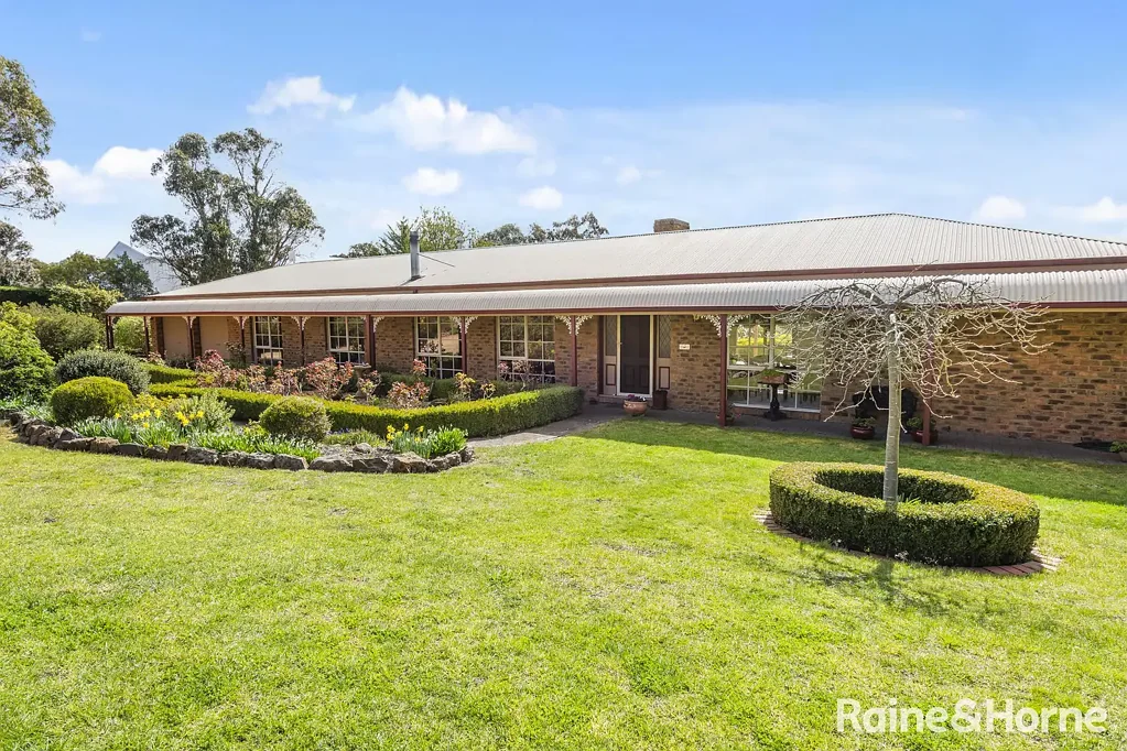 Gisborne 4房  Panoramic Living on 5242m² (approx.)