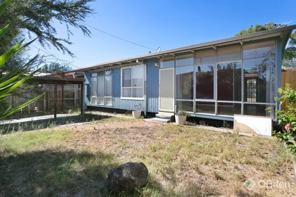Walking Distance to the Beach!