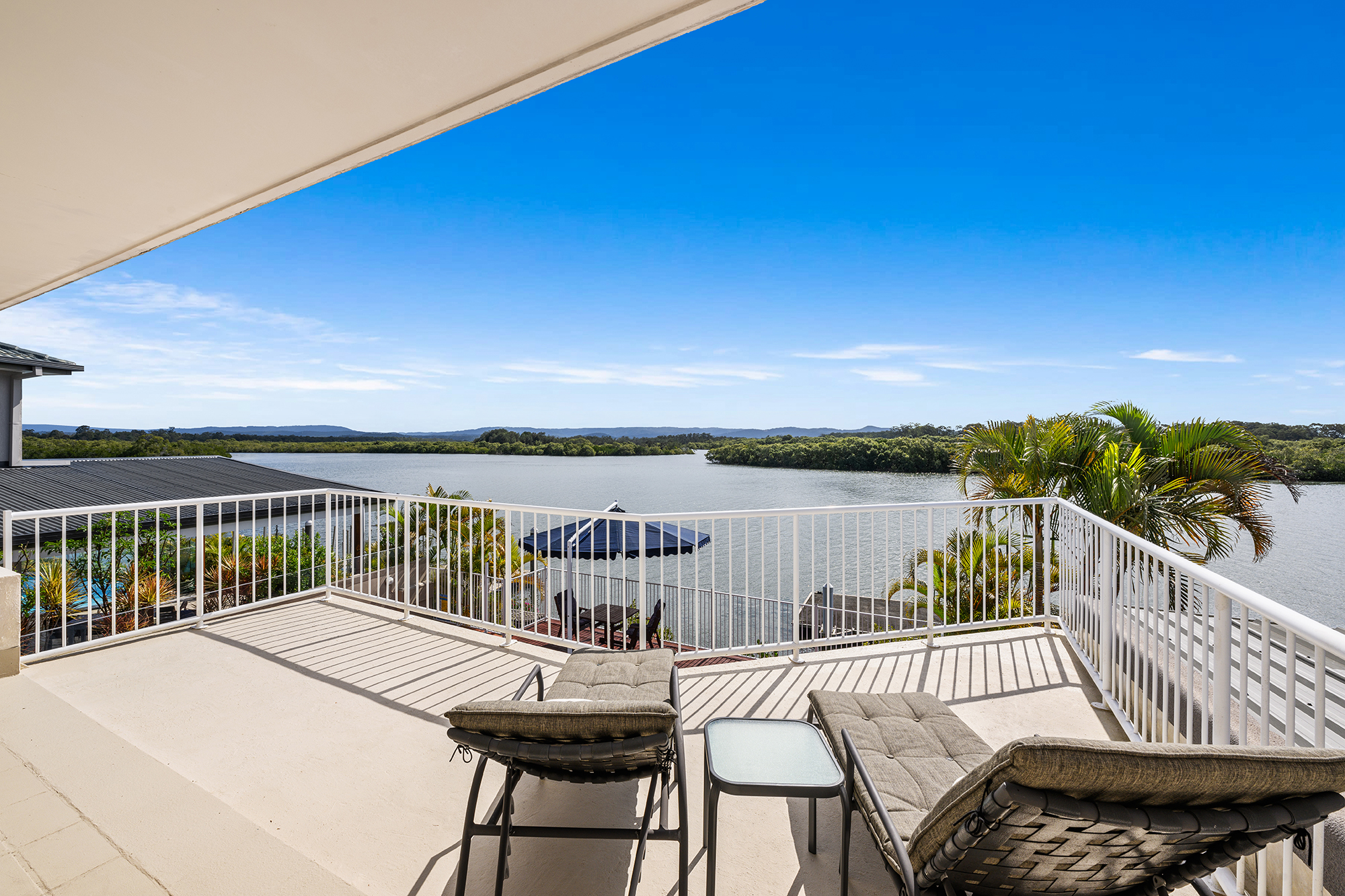 70 TRADEWINDS AV, PARADISE POINT QLD 4216, 0 chambres, 0 salles de bain, House