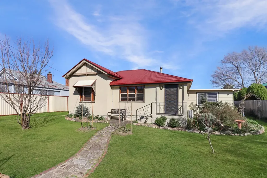 Stanthorpe 3कमरा Charming Home, Cottage Gardens & Exceptional Shedding