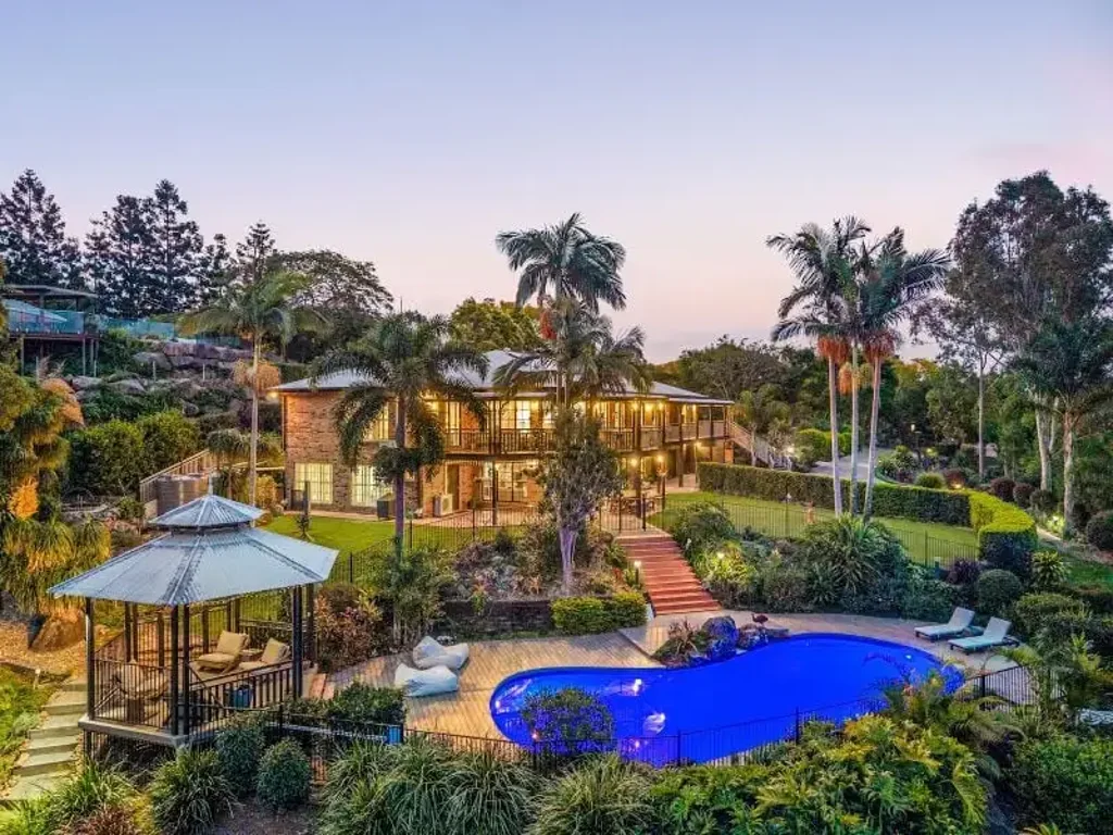 20 Leatherwood Place, Brookfield, QLD 4069