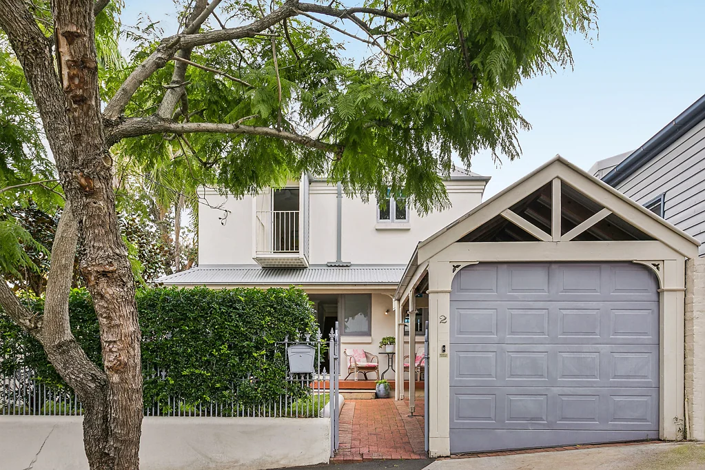 Four Bedroom Home with City & Harbour Bridge Views