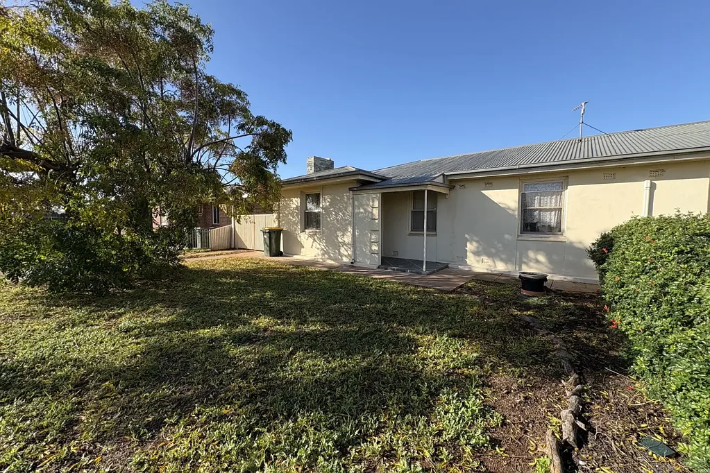 Spacious 3 Bed Maisonette