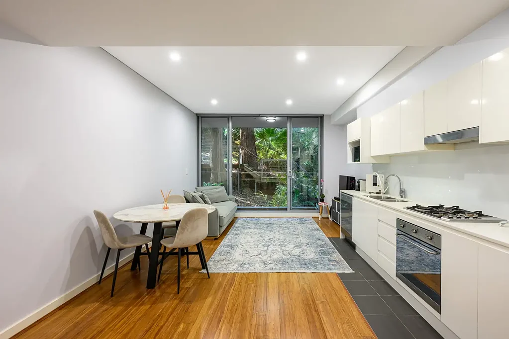 Lane Cove North 1房 宁静公园环境，卓越户外生活空间 Peaceful parkland setting with exceptional outdoor living space