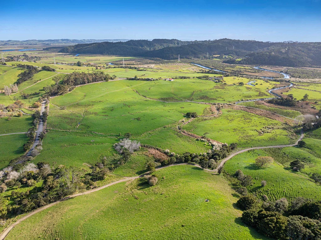 Helensville 4 Slaapkamer 20.14 Hectares of North-Facing Opportunity