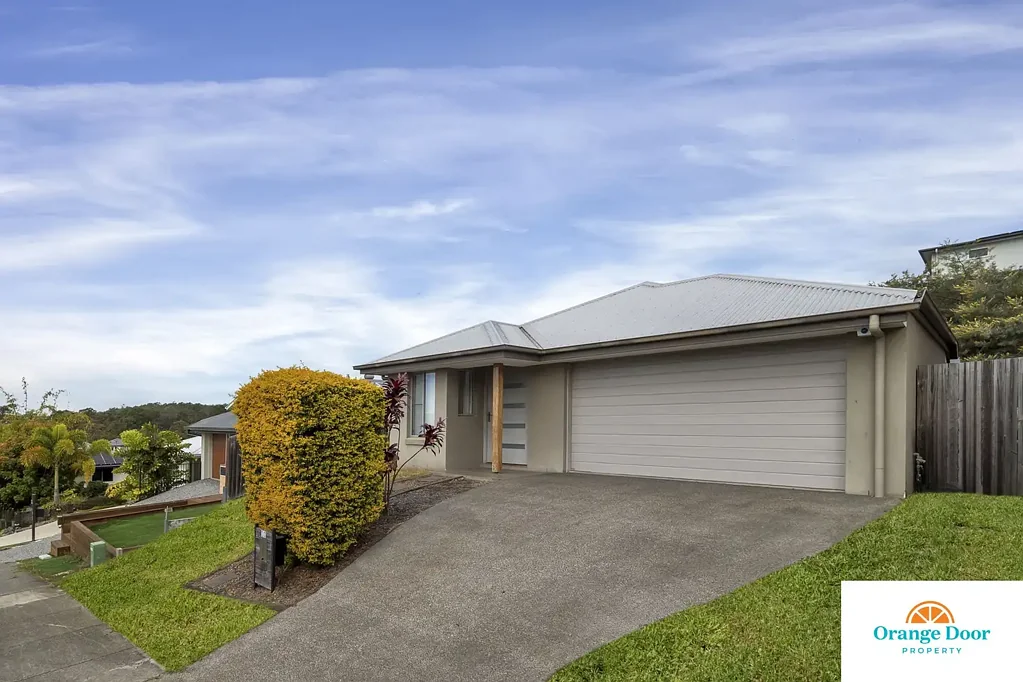 Family Living in the Heart of Augustine Heights