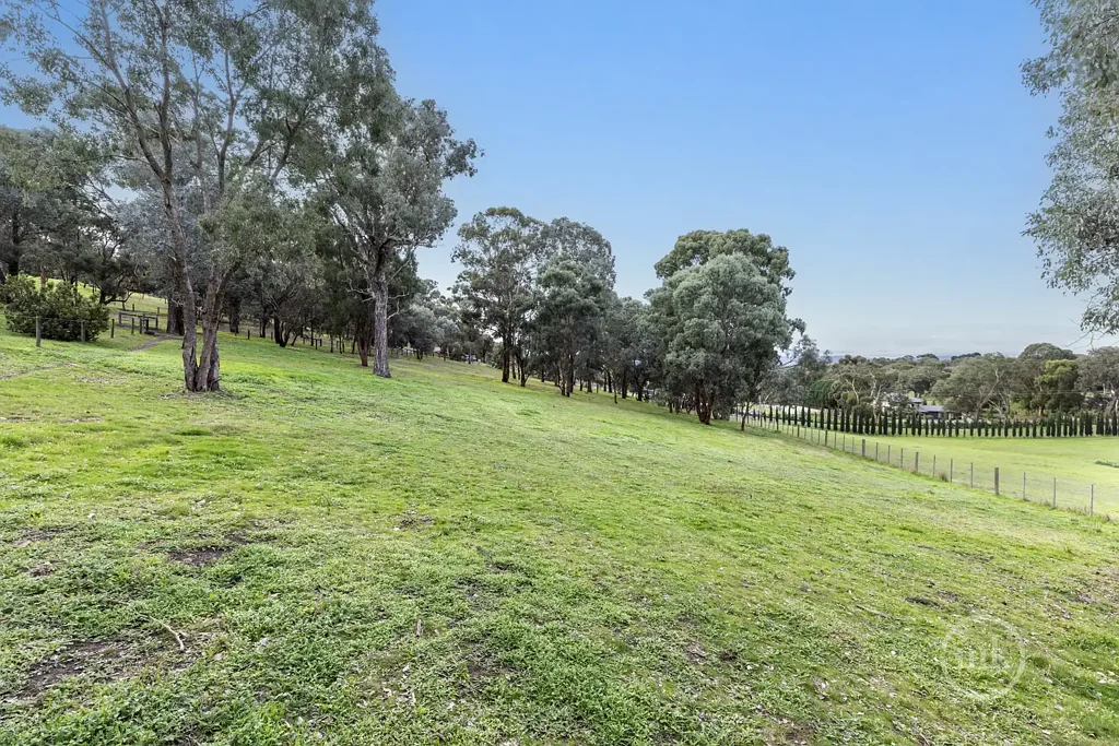 Yarrambat 4Zimmer The Perfect Family Lifestyle on 4.99 acres
