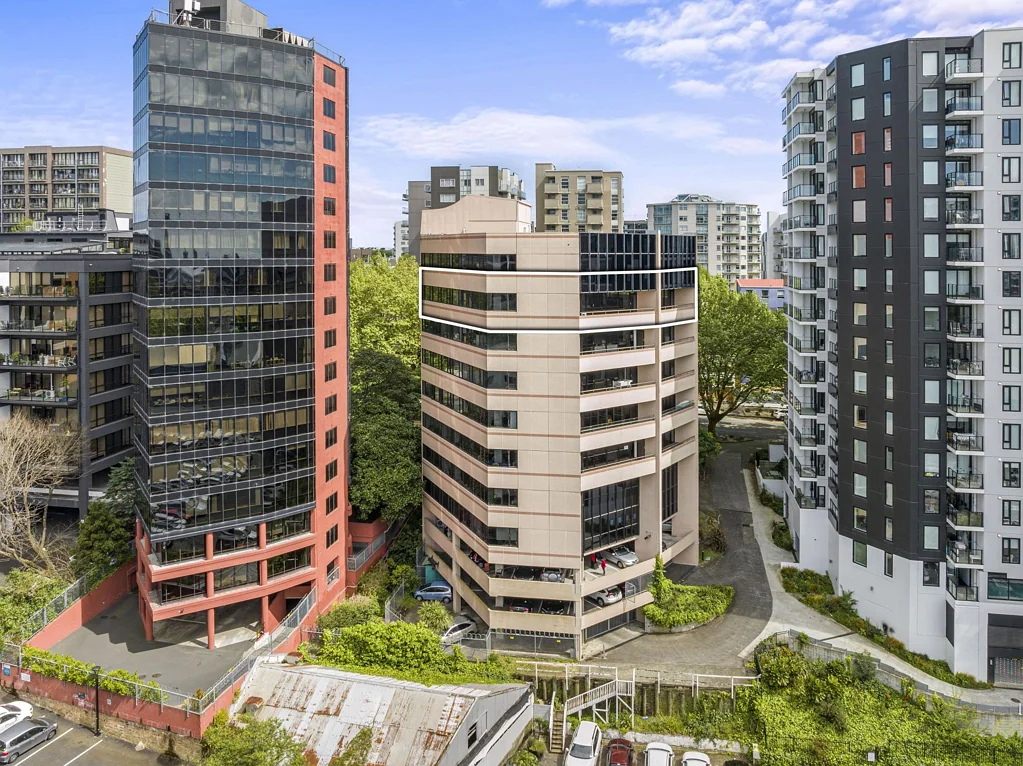 Auckland Central  Sun-Soaked CBD Workspace