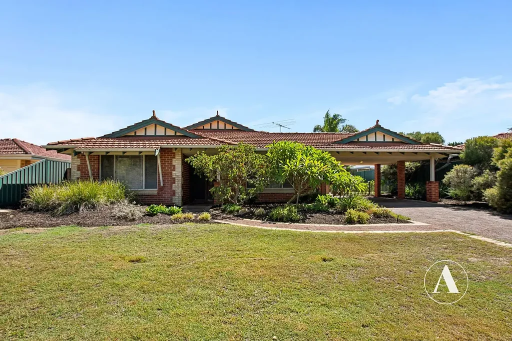 Port Kennedy 4房  Ross North Family Home Opposite Parklands