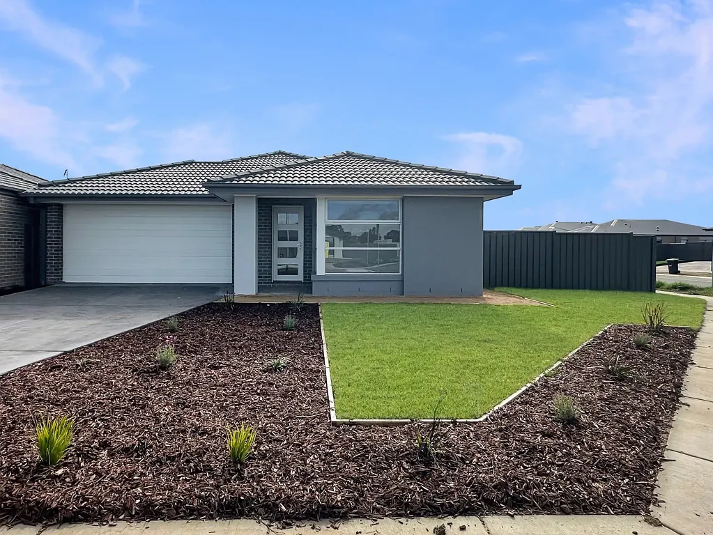 Brand New Modern 4 Bedroom Home with Dual Living