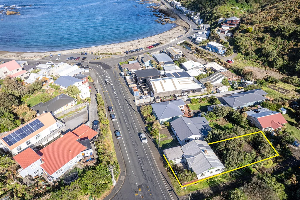 Owhiro Bay 3房  Coastal Opportunity Awaits