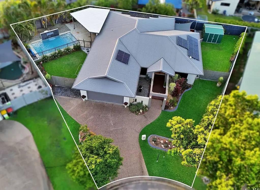 Bushland Beach 4 Bedroom SPACIOUS FAMILY LIVING WITH RESORT-STYLE OUTDOOR ENTERTAINING