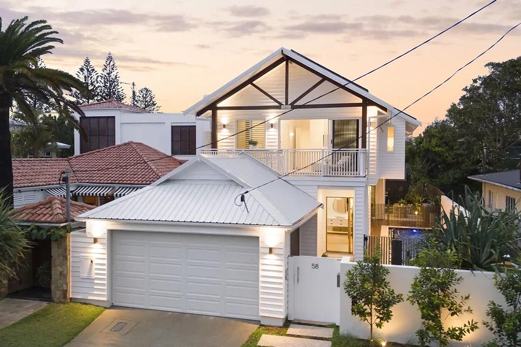 Mermaid Beach 4 Bedroom Architectural Coastal Living Moments from the Sand and Surf
