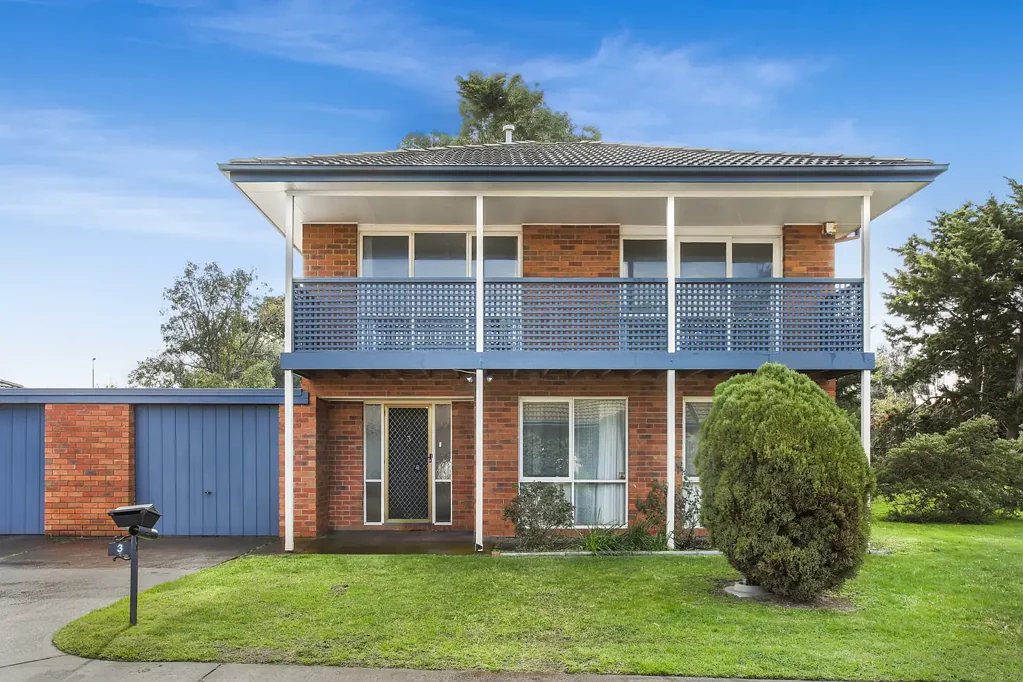 Situated in a highly sought after location of Carrum!