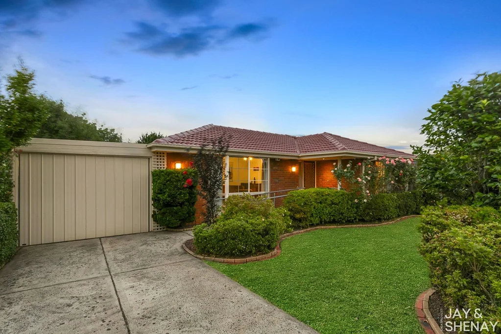 8 Reema Boulevard, Endeavour Hills, VIC 3802