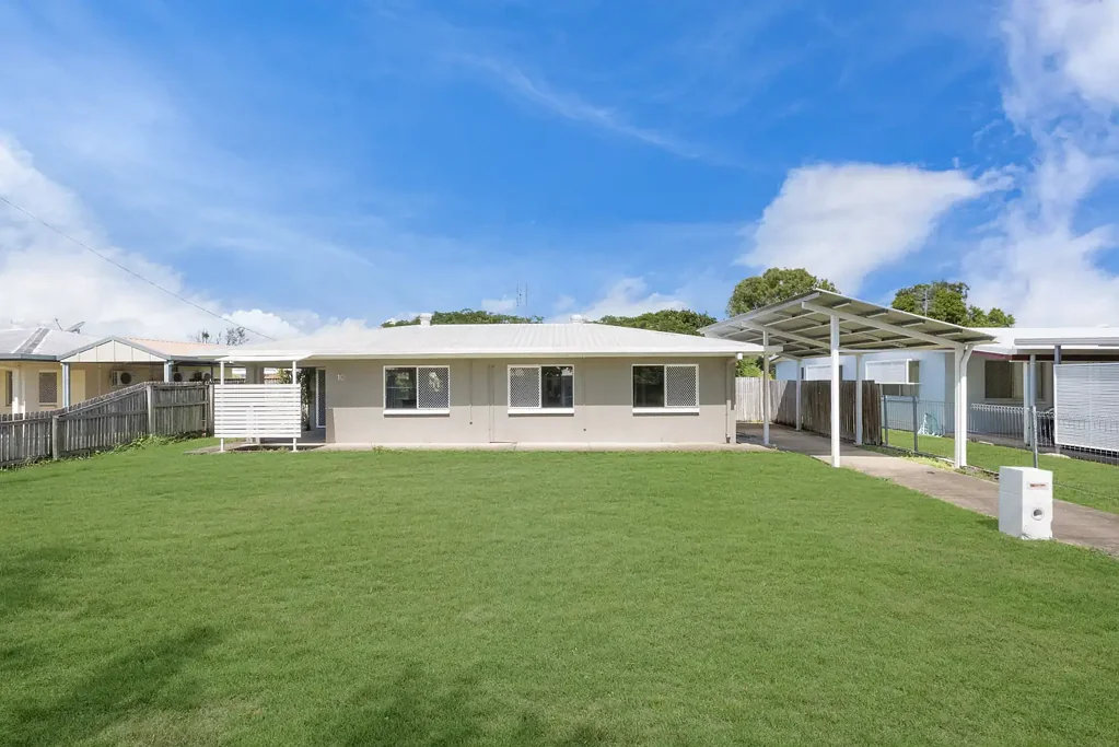 10 Stephanie Street, Rasmussen, QLD 4815